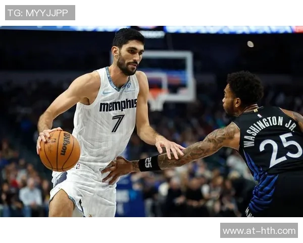 菜鸟互啄，灰熊双杀独行侠！阿尔达马爆发，汤普森空砍全场